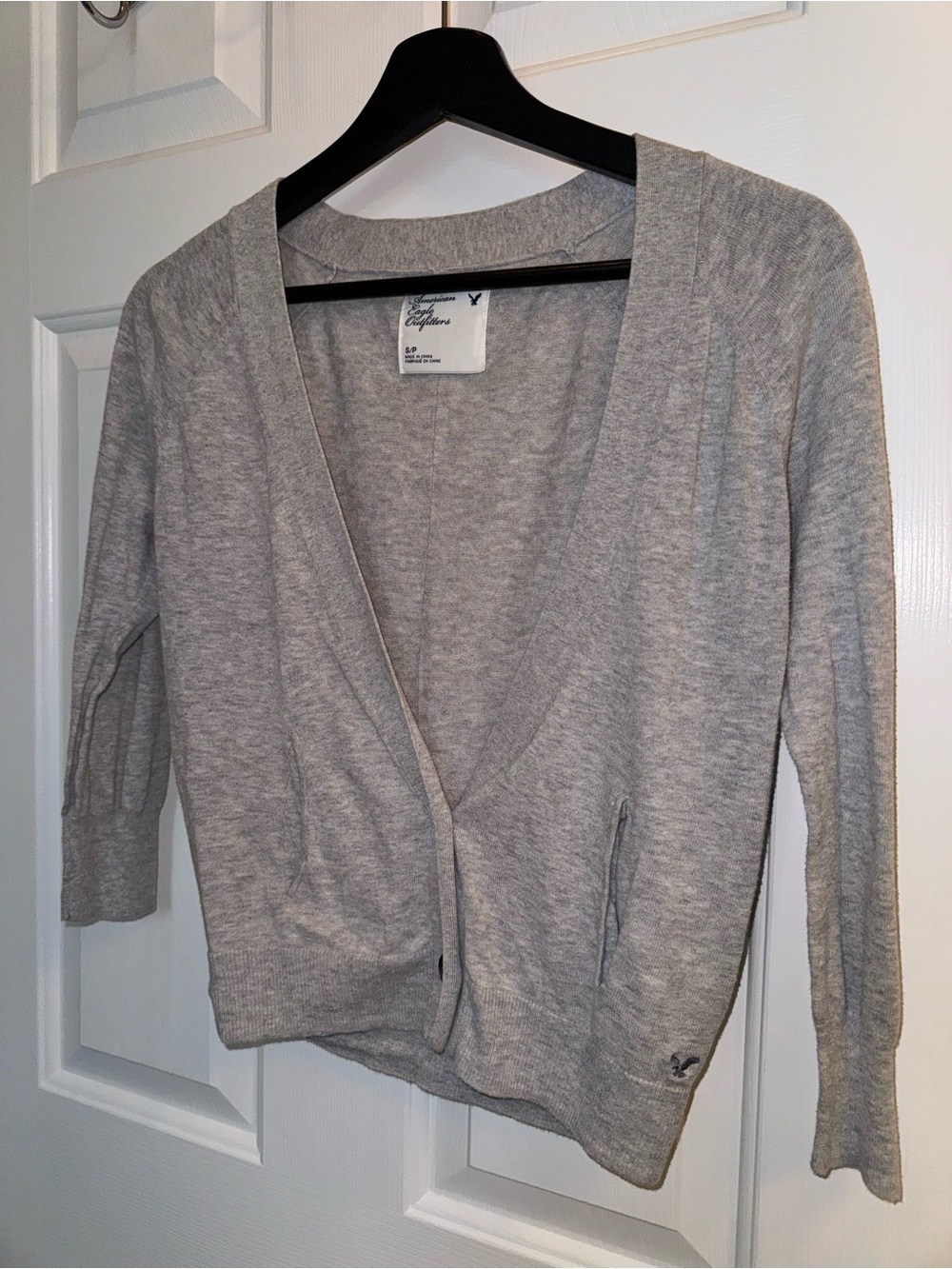American Eagle Outfitters Light Gray V-Neck Button Cardigan, Size Small